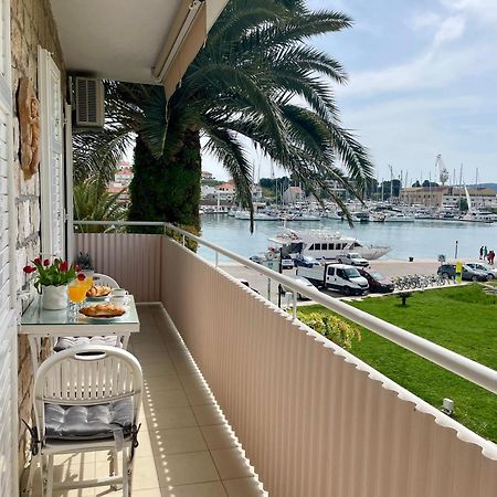 Dinka Old Town Apartment With Sea View Trogir Eksteriør billede