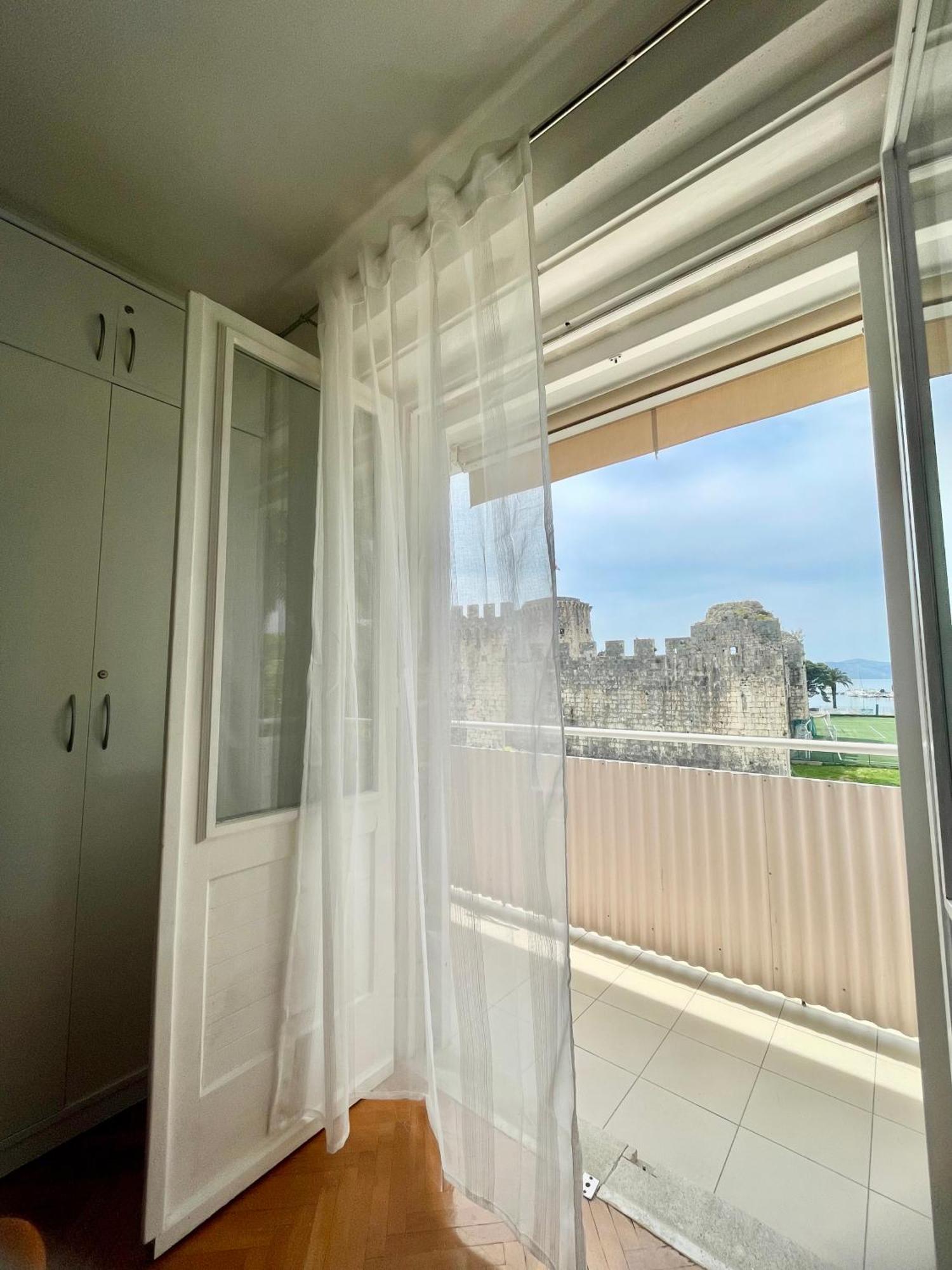 Dinka Old Town Apartment With Sea View Trogir Eksteriør billede