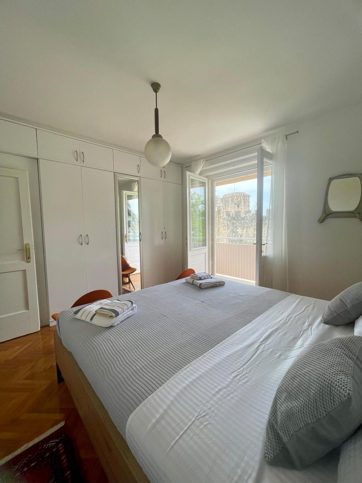 Dinka Old Town Apartment With Sea View Trogir Eksteriør billede
